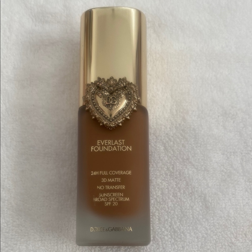 Dolce & Gabbana Everlast Foundation